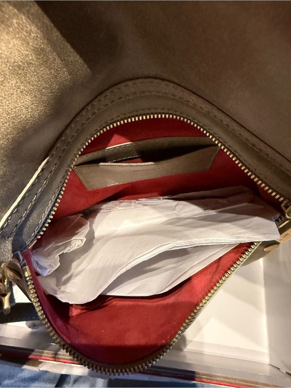 Zippered Leather Crossbody Clutch Hammit - Picture 5 of 8